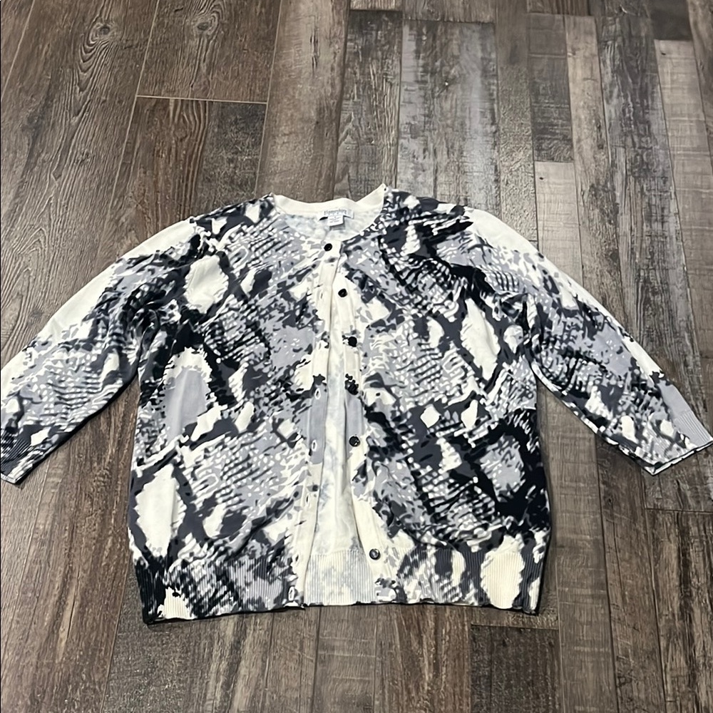 Hampshire Studios 3/4 sleeve cardigan sweater